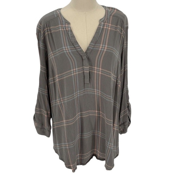 torrid Tops - Torrid Harper Blouse Grey Plaid Roll‎ Tab Sleeve 100% Rayon 2